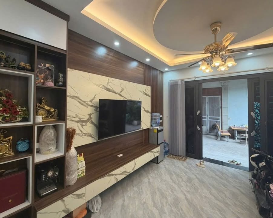 Nhà 5 tầng tại Kim Chung, Hoài Đức 31m² giá thỏa thuận - Thiết kế sang trọng, đầy đủ nội thất!