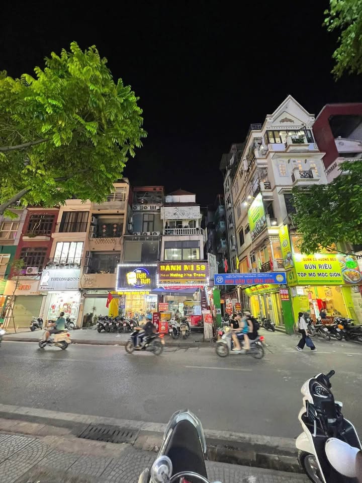 Mặt phố Chùa Láng, Đống Đa 60m² - Kinh doanh đắc địa!