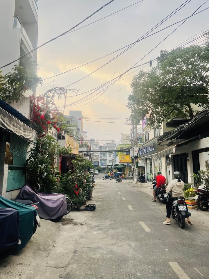 Nhà mặt tiền Trịnh Lỗi, Tân Phú 48m² giá 12 tỷ - Đầu tư sinh lời ngay!