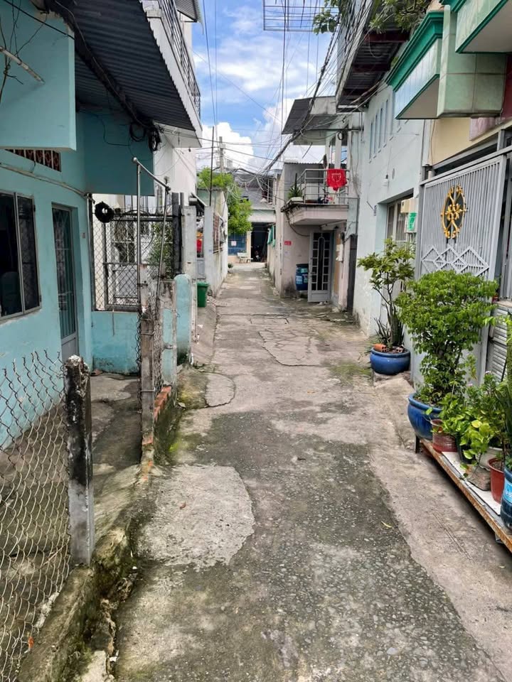 Nhà bán Hóc Môn Trung Chánh 72m² giá 2.8 tỷ - Sổ hồng riêng, chính chủ!