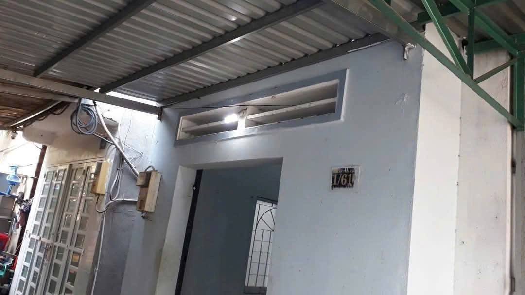 Nhà riêng hẻm Lê Thị Hà, Hóc Môn 27m² giá 1.6 tỷ - Sổ hồng riêng, khu dân cư đông đúc!