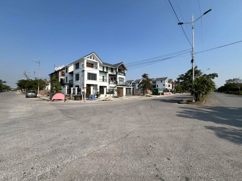 Bán biệt thự lô góc Đường 36m, Hải Phòng 190m² - Thiết kế hiện đại, nội thất nhập khẩu