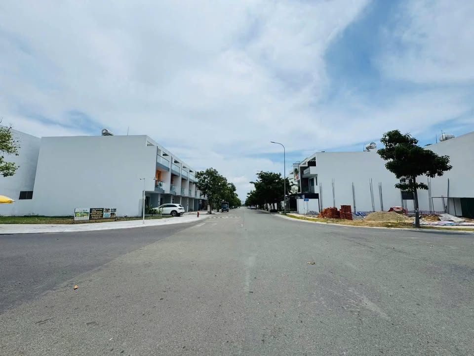 Đất nền lô góc 2 mặt tiền 18m tại KĐT Mỹ Gia Gói 7 - giá chỉ 9,9 tỷ!