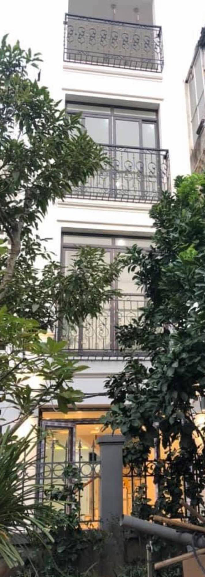 Nhà phố Tả Thanh Oai 40m² giá 4 tỷ - Chính chủ, 5 tầng sang trọng!