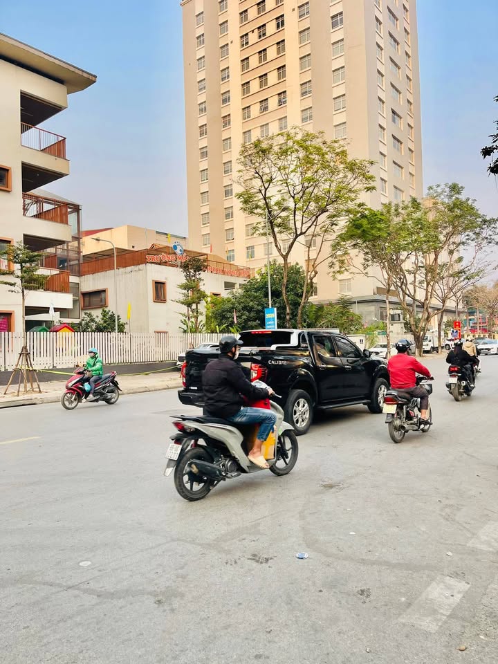 Nhà phân lô Trần Quốc Hoàn Cầu Giấy 52m² giá 27 tỷ - Siêu phẩm ô tô đỗ cửa!