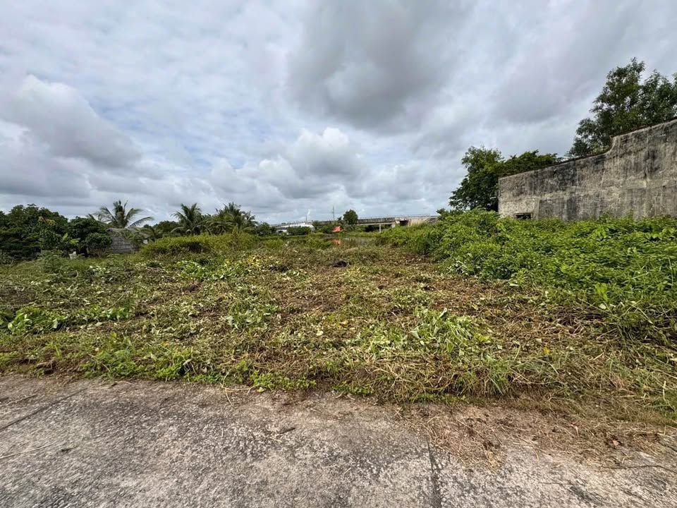 Đất chính chủ 575m² gần tuyến tránh Quốc Lộ - Giá chỉ 1.05 tỷ VND!