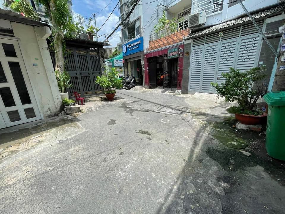 Nhà 2 tầng hẻm nhựa Âu Cơ, Tân Phú 64m² giá 8 tỷ - Vị trí kinh doanh thuận lợi!