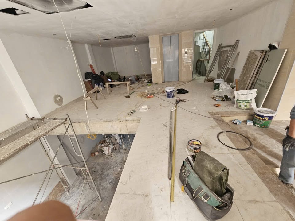 Căn hộ dịch vụ mới tại phố Nghĩa Đô, Cầu Giấy 85m² - Nội thất full đồ, ô tô đỗ cửa!