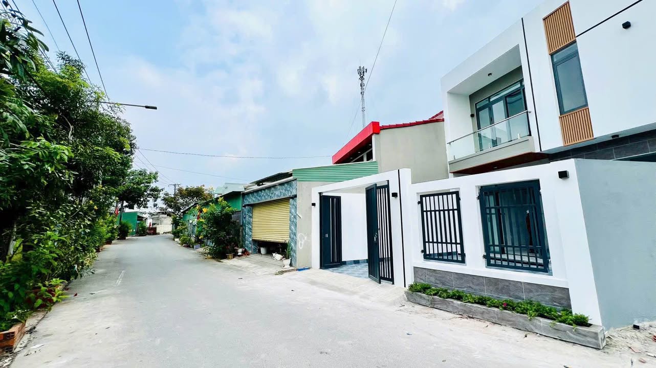 Nhà mới xây Mạc Đình Chi, Long Điền 100m² giá 2.7 tỷ - Sổ hồng riêng, thương lượng!