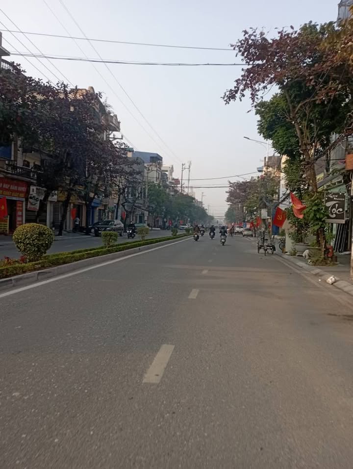 Bán nhà mặt đường Trường Chinh, TP Nam Định 63.2m² giá 6.9 tỷ - Nở hậu thuận lợi!