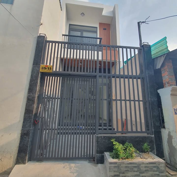 Nhà Hóc Môn 70m² giá 4.2 tỷ - Sổ hồng riêng, xe hơi vào tận nơi!