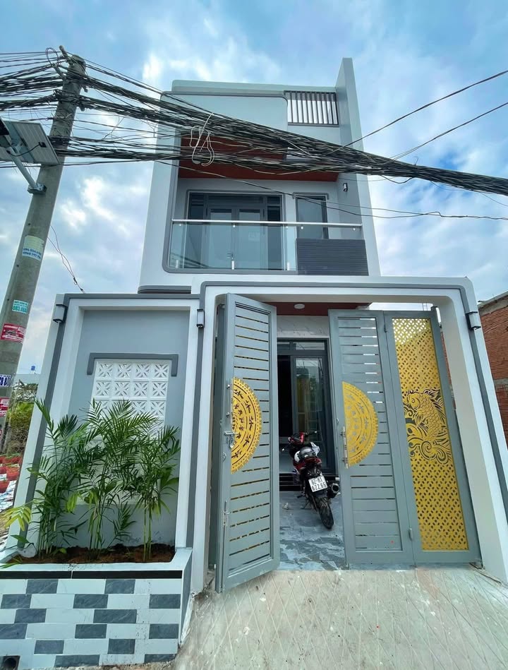 Nhà mới Cần Giuộc 83m² giá 2.35 tỷ - Tiện ích đầy đủ, chính chủ!