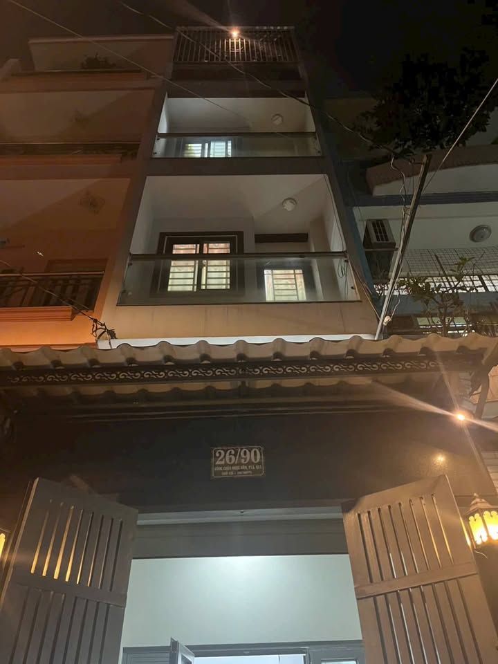 Nhà nhiều tầng tại Công Chúa Ngọc Hân, Quận 11, 36m² giá 6.9 tỷ - Sát chợ Phú Thọ!