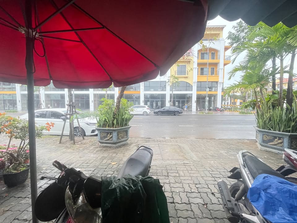 Cho thuê mặt bằng vỉa hè đường Trần Hưng Đạo - Hải Châu, Đà Nẵng giá 2 triệu - Cơ hội kinh doanh tuyệt vời!