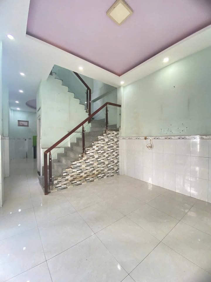 Nhà cho thuê 4PN Lê Quang Định, Q. Bình Thạnh 96m² giá 12 triệu - Hẻm xe tải rộng rãi