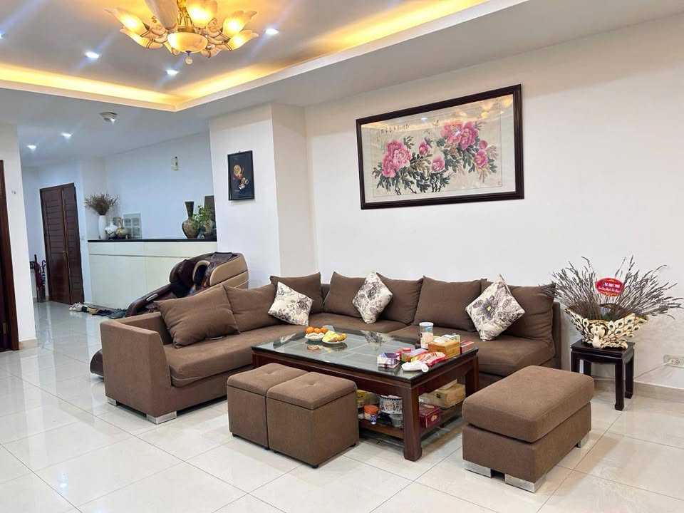 Căn hộ lô góc Làng Việt Kiều Châu Âu, Hà Đông 202m² giá 13 tỷ - Full nội thất cao cấp!