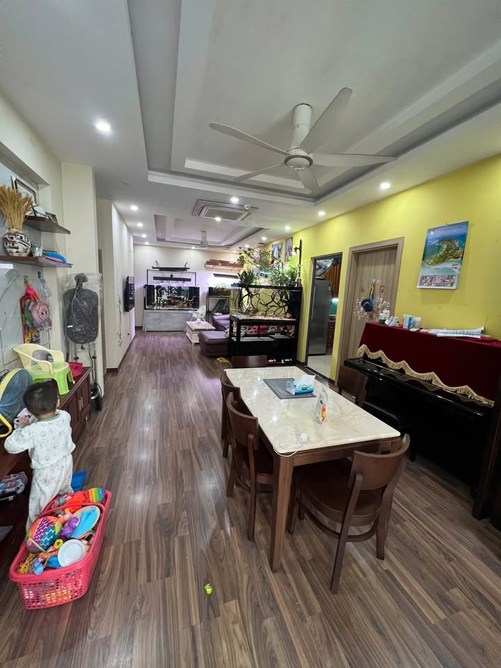 Căn hộ Ngoại Giao Đoàn 130m² giá 14.8 tỷ - Full nội thất cao cấp, sẵn sàng vào ở!