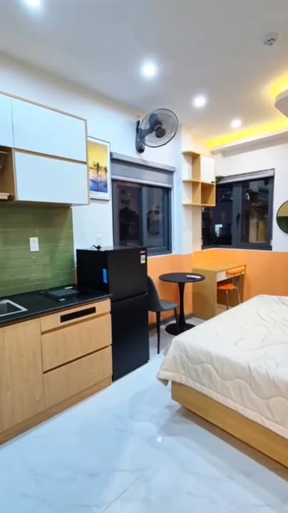 Cho thuê tòa nhà CHDV 14 phòng 101m² tại Quận 10 - Vị trí đắc địa, sẵn sàng kinh doanh!