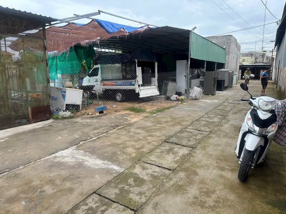 Lô đất 243m² 2 mặt tiền Hẻm Bê Tông Ôtô - Giá 1,5 tỷ dễ thương lượng!