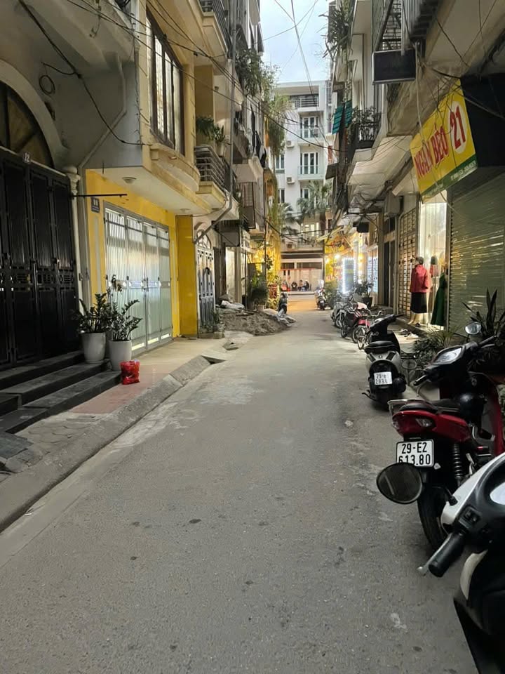 Nhà riêng phố Nguyễn Chí Thanh 40m² giá 22.5 tỷ - Chính chủ bán, có thang máy!