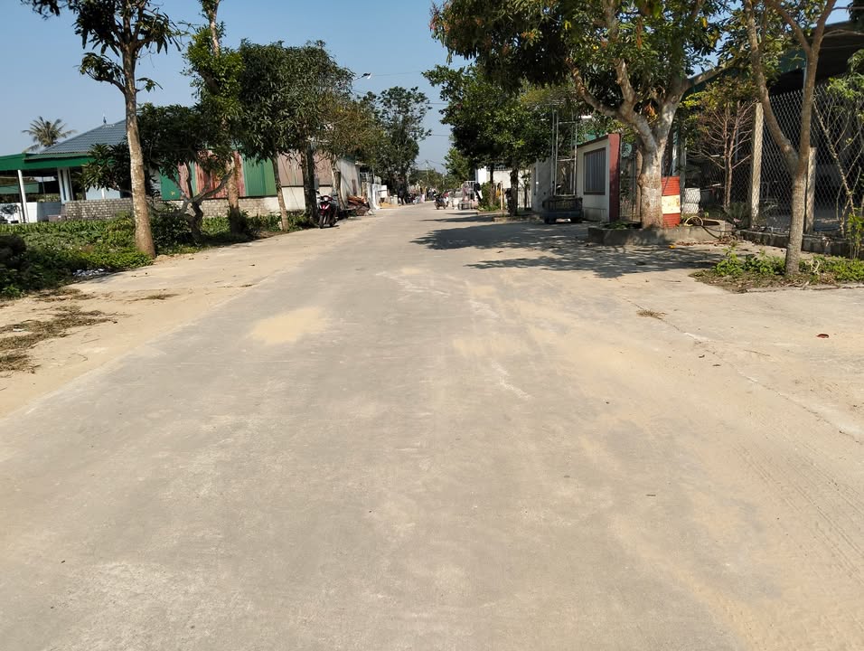 Đất ở xã Thịnh Trường, Nghi Lộc 500m² giá 5.5 tỷ - Đường thông 8m, vị trí thuận lợi!