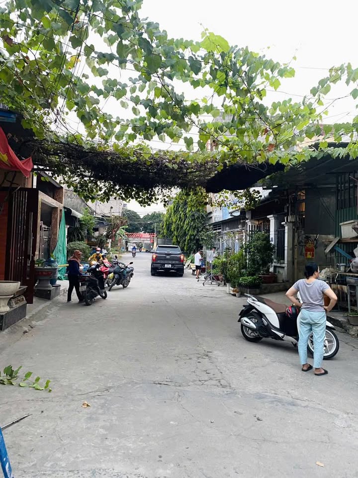 Nhà cho thuê tại Dĩ An 80m² - Giá chỉ 6,5 triệu/tháng, có máy lạnh!