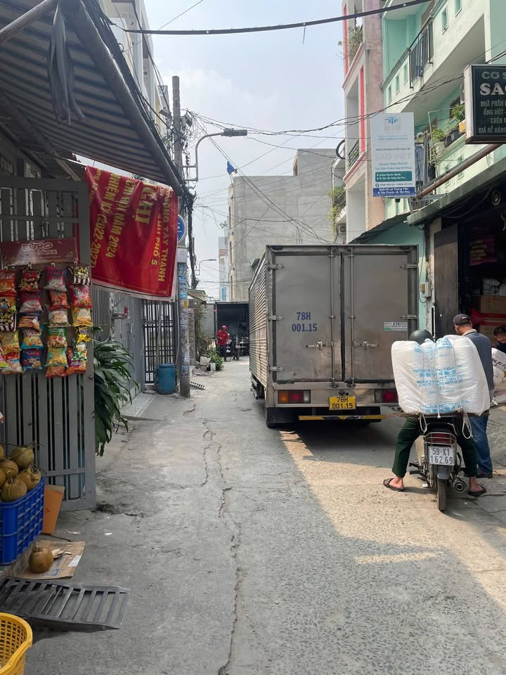 Nhà phố 50m² Quận Tân Phú giá 3 tỷ - Sổ hồng chính chủ, vào ở ngay!