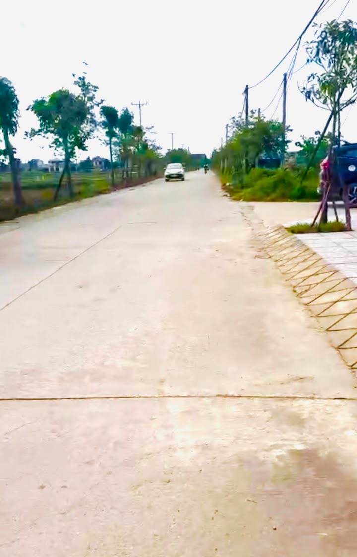 Mặt tiền kinh doanh xã Long Xá 200m² giá 3 tỷ - Vị trí đẹp, phù hợp buôn bán!