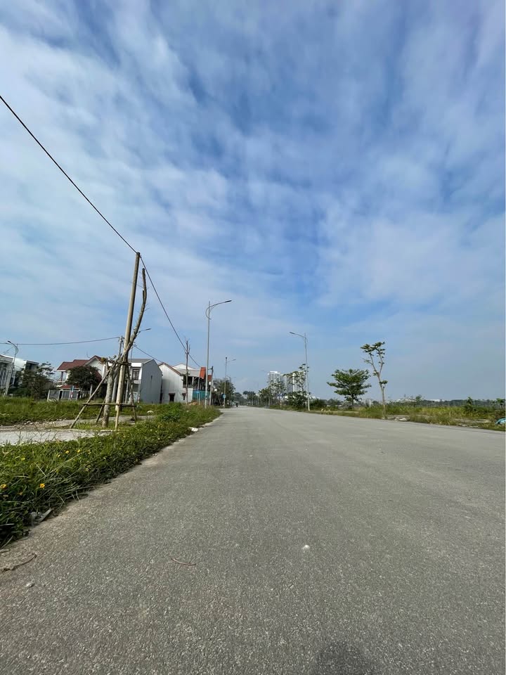 Đất Làng Xá Cồn, Hoàng Quốc Việt 90m² - Giá tốt, thương lượng ngay!