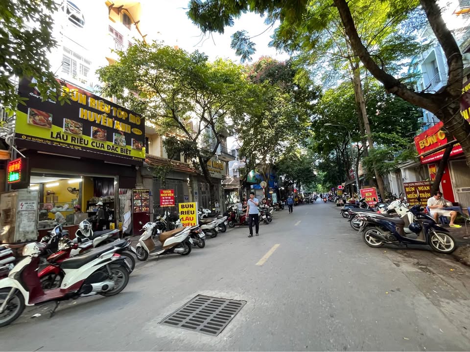 Nhà mặt phố Văn Quán 50m² giá 14 tỷ - Kinh doanh tốt, ở ngay!