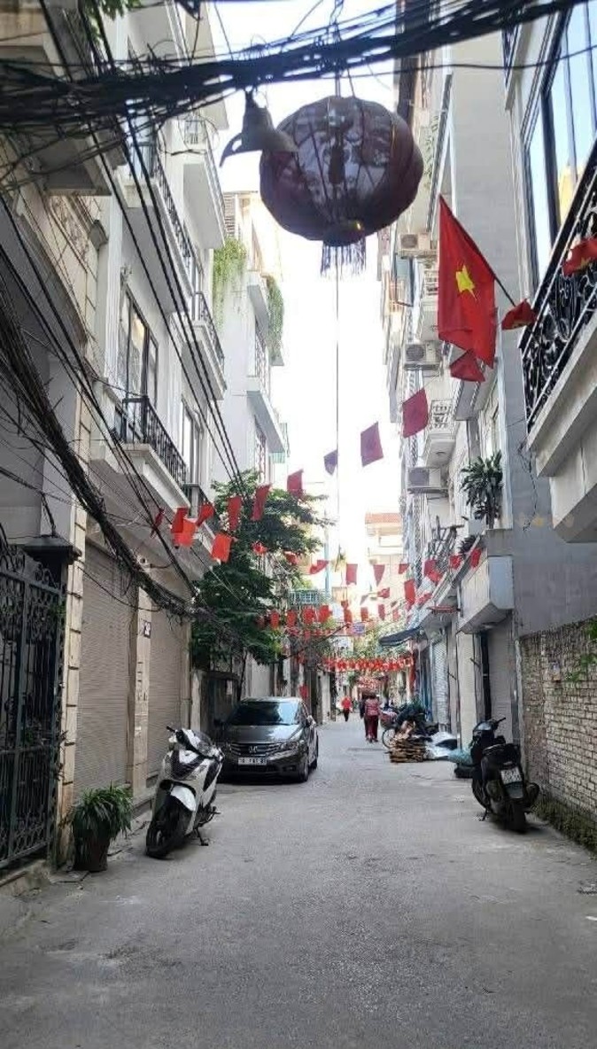 Nhà chính chủ 35m² 5 tầng tại Thanh Xuân - Ngã Tư Sở, giá 11 tỷ - Ô tô đỗ cửa ngay!