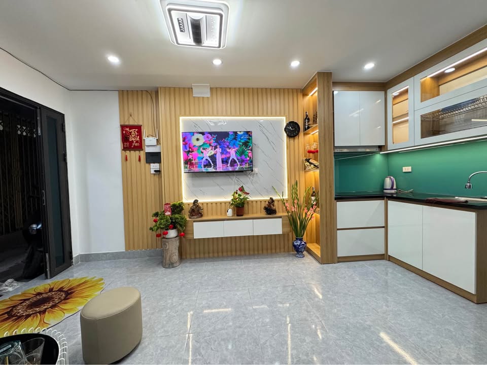 Nhà phố Hoàng Mai 25m² giá 3 tỷ - Full nội thất, an ninh tốt!