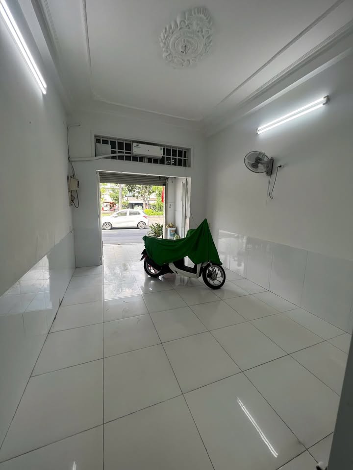 Cho thuê mặt tiền đường Lưu Chí Hiếu, Tân Phú 100m² giá 16 triệu - Kinh doanh thuận lợi!