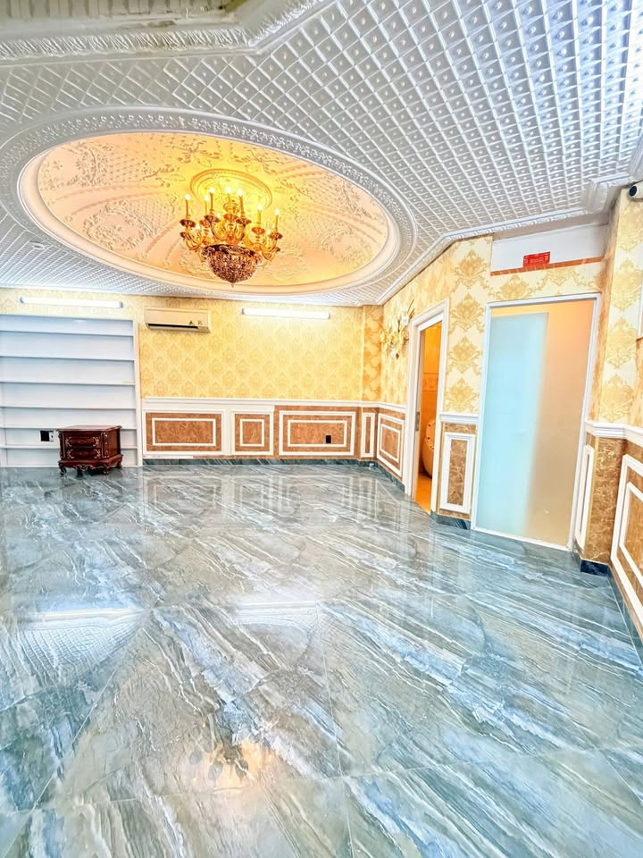 Cho thuê Front House Đường Lê Trực, Quận Bình Thạnh 5 tầng - Thiết kế hiện đại, sang trọng