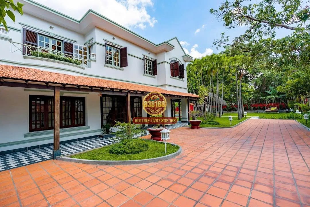 Cho thuê biệt thự Thảo Điền 1300m² - Hồ bơi riêng, sân vườn rộng rãi!