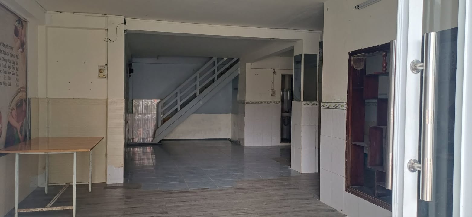 Nhà cấp 4 gác lửng Đường Trần Nhật Duật, 4 triệu/tháng - Phù hợp kinh doanh nhỏ!
