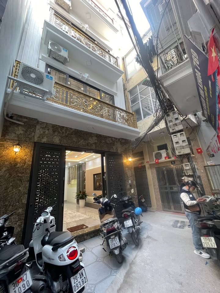 Nhà mới xây Trần Khát Chân 42m² giá 10 tỷ - Thiết kế hiện đại, full nội thất!