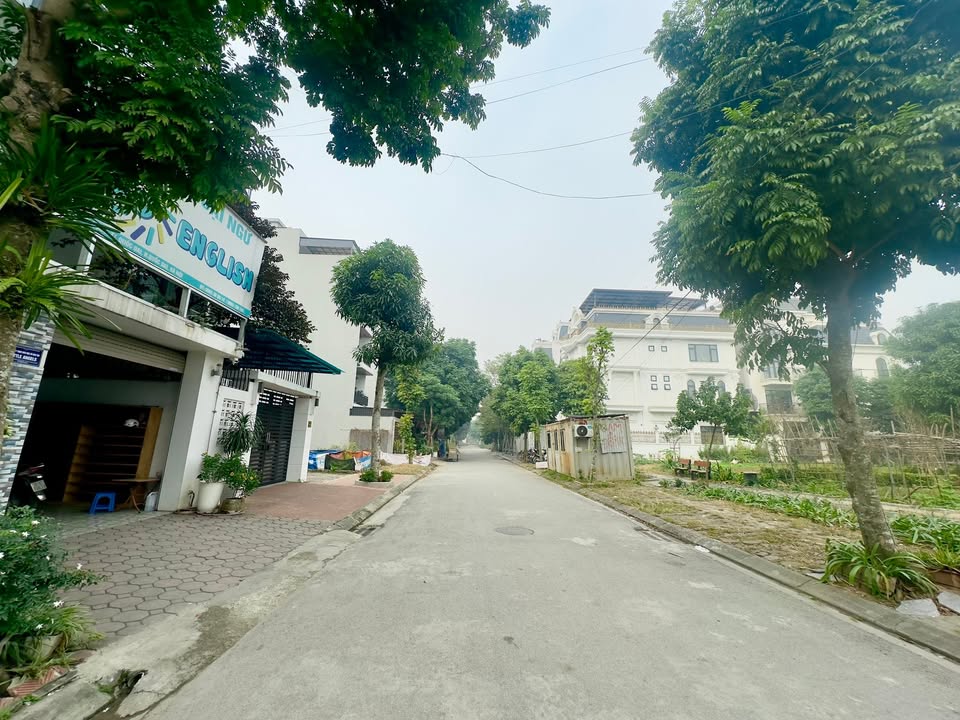 Lô đất kinh doanh mặt đường Quốc Oai 336m² - Cơ hội đầu tư tuyệt vời!