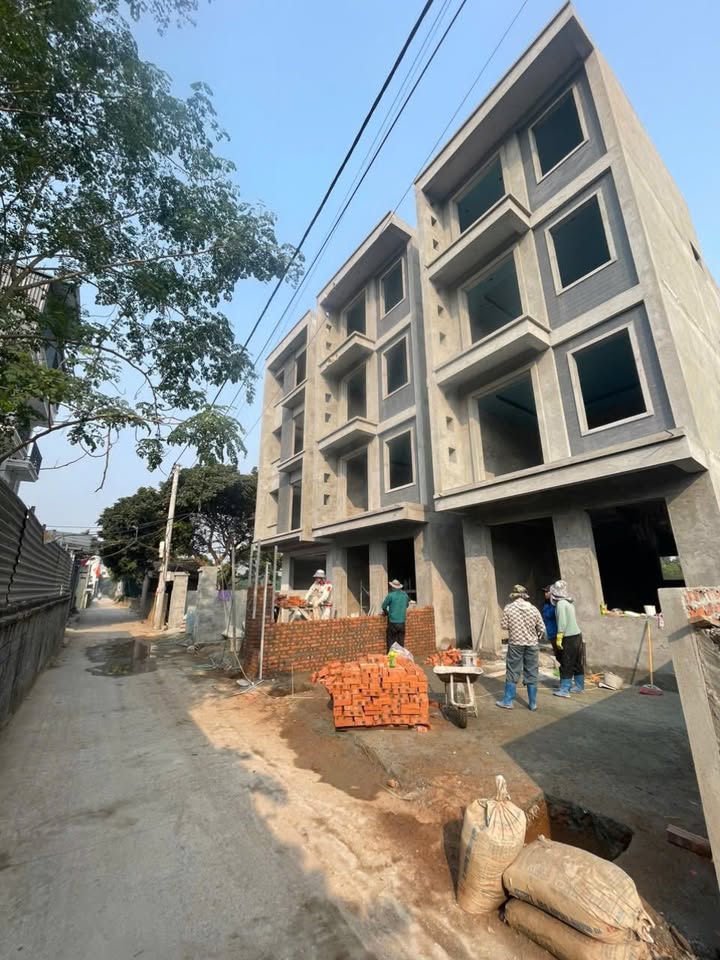 Nhà Xây Biệt Thự Mini Quốc Oai 80m² giá 6.x tỷ - Sổ đỏ chính chủ, ô tô đỗ tận nơi!