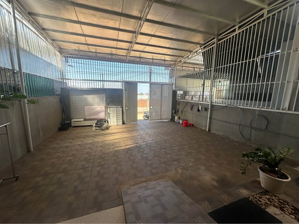 Nhà cho thuê đường A2, Thôn 6, Cư ÊBur 262m² - Không gian sống lý tưởng!