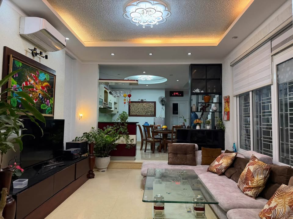 Nhà 2 Tầng 2 Mặt Tiền Kiệt Ô Tô Lê Đức Anh 110m² giá 8 triệu - Sẵn sàng vào ở ngay!