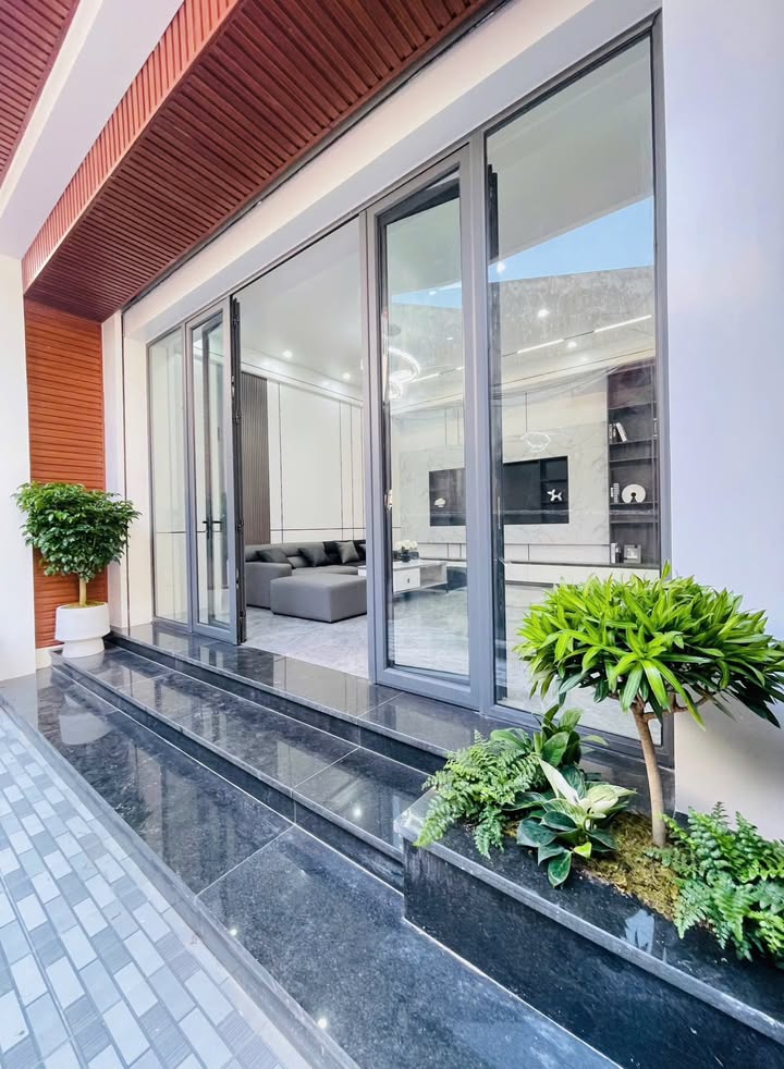 Nhà 3 Tầng Phố Lạch Tray Hải Phòng 54m² giá 3.98 tỷ - Thiết kế hiện đại, sẵn nội thất!