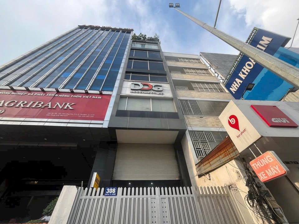 Bán tòa nhà mặt tiền 308 Cộng Hòa, Quận Tân Bình, 181m² giá 49 tỷ - Đầu tư sinh lời ngay!