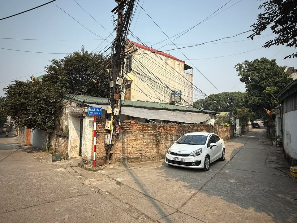 Bán đất Nông Trang, Việt Trì 67.2m² giá 2 tỷ - Mặt tiền 4.65m, tiện ích đầy đủ!