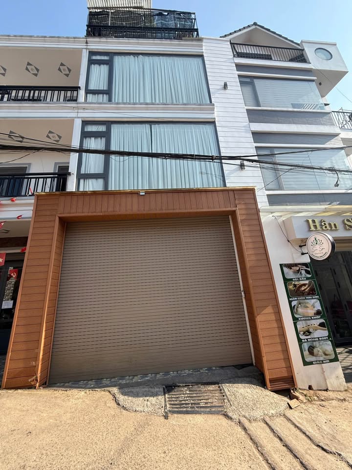 Nhà Đẹp Hẻm Ô Tô Lớn Phan Đình Phùng Đà Lạt 64.5m² giá 6.8 tỷ - Không thể bỏ lỡ!