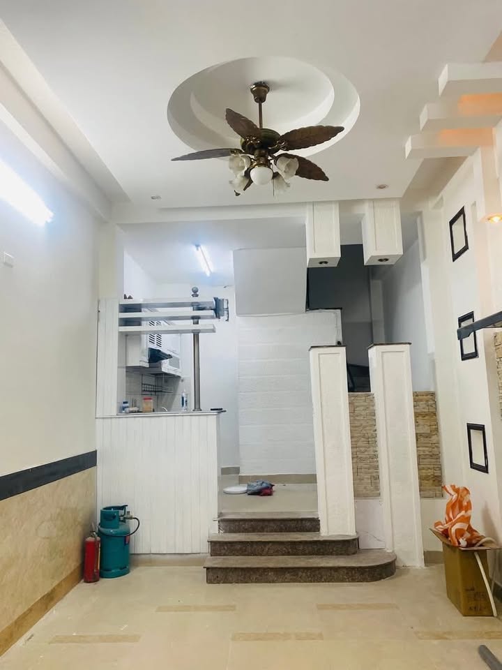 Nhà nguyên căn 3 tầng mặt tiền Thái Phiên, Đà Nẵng 120m² chỉ 15 triệu - Kinh doanh ngay!