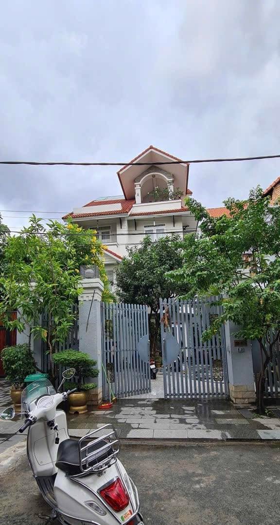 Biệt thự Hoa Hồng Trần Não Quận 2 294m² giá 58 tỷ - Thiết kế sang trọng, đẳng cấp!