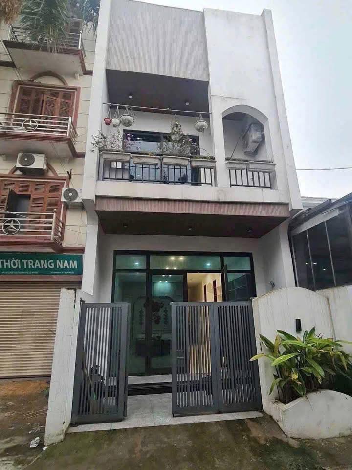 Nhà riêng tại Ngõ Nguyễn Văn Cừ, TP. Vinh 73m² giá 7 tỷ - Sẵn sàng vào ở ngay!