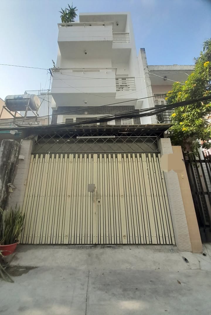 Nhà 4 tầng Bàu Cát 70m² giá 11 tỷ - Ô tô vào tận nhà, gần trường học!