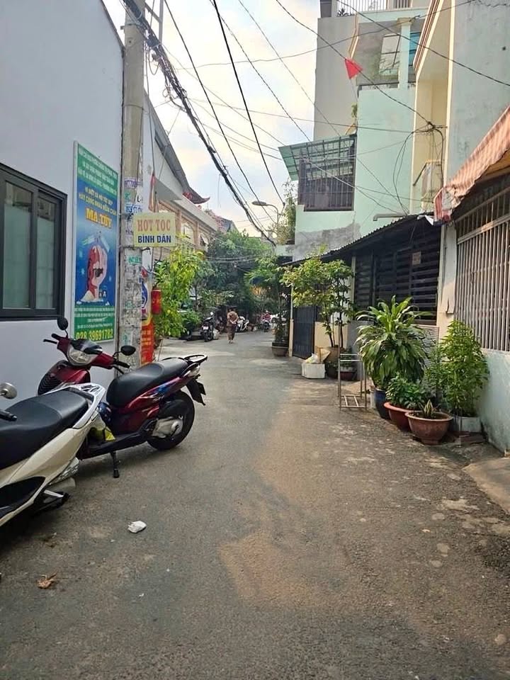 Nhà hẻm xe hơi Bửu Đình Quận 6 30m² giá 5.2 tỷ - Chính chủ bán gấp!